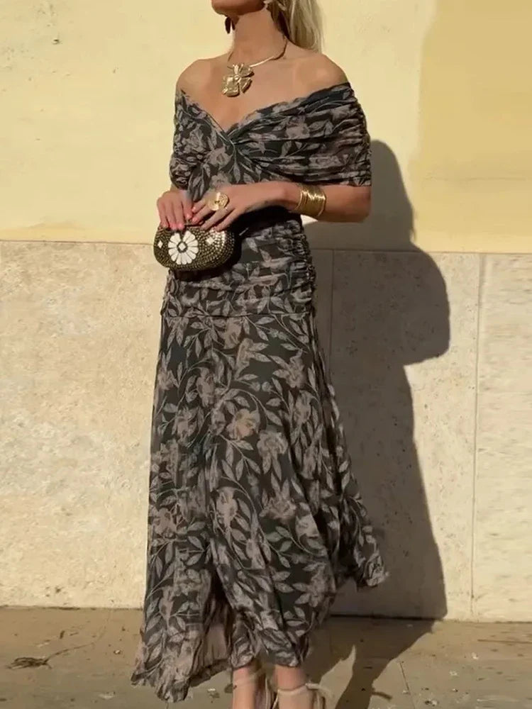 LALUNA | Elegant Dress With V-Neckline